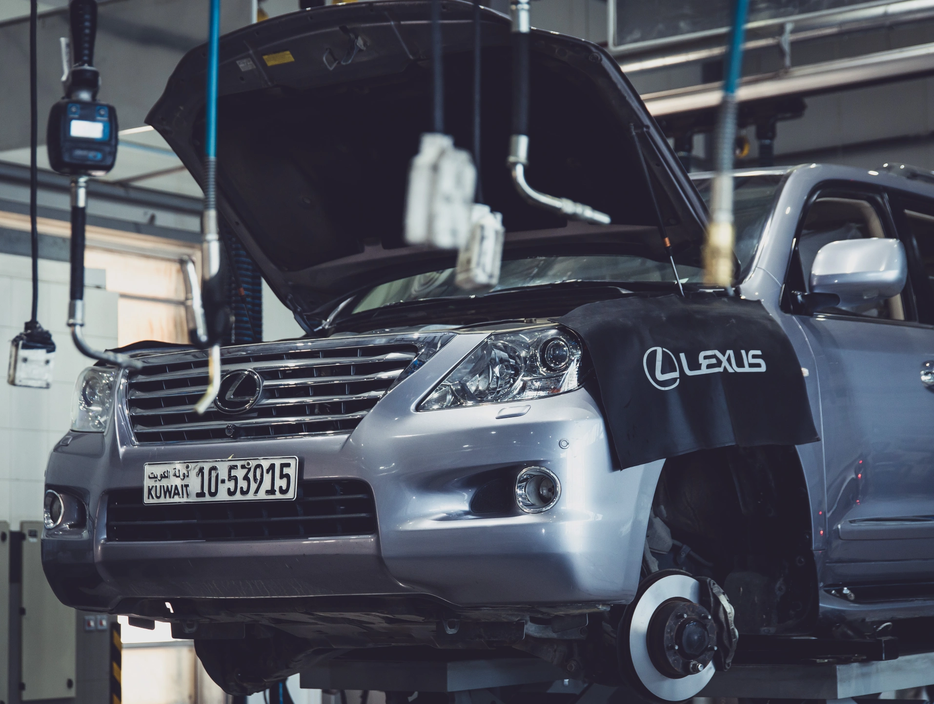 Service your Lexus image